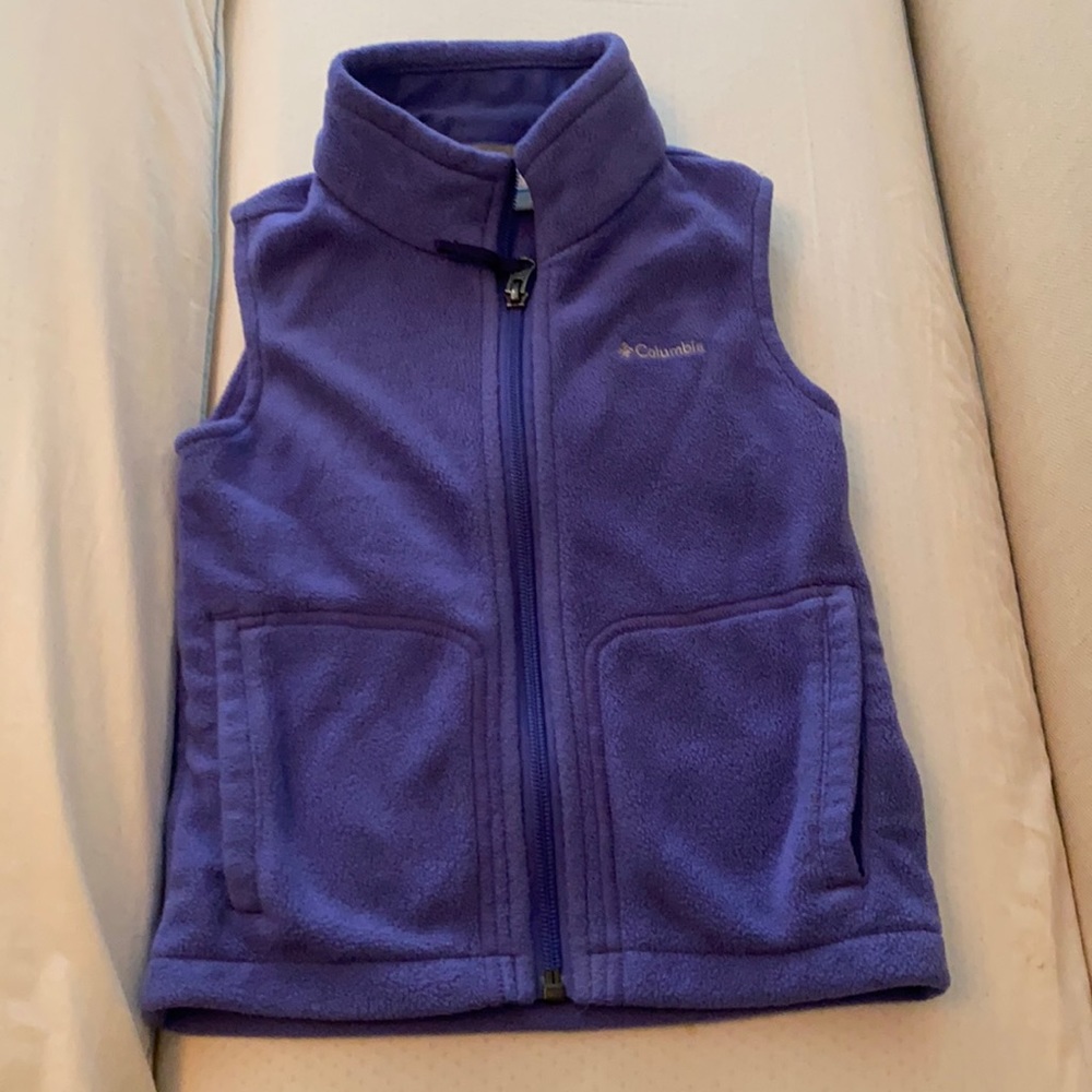 Girl’s fleece vest